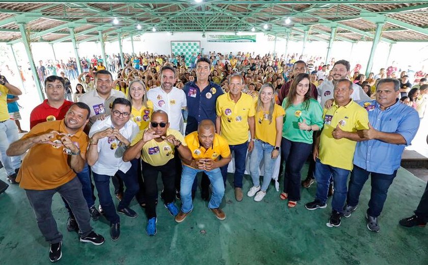 Paulo comemora ampliação na geração de empregos em Alagoas