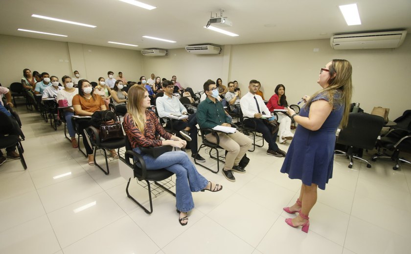 ESA Alagoas oferta 16 cursos e capacita 1.127 advogados e advogadas em 100 dias
