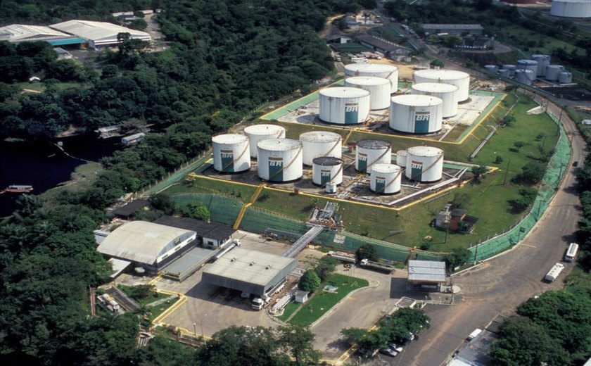 Cade julga venda da refinaria Reman da Petrobras dia 26 em sessão extraordinária