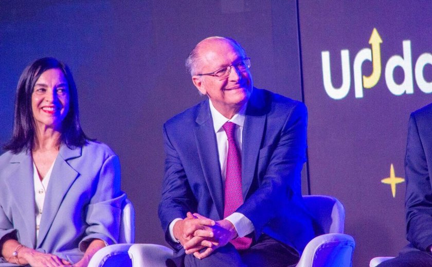 Alckmin defende desoneração e elogia melhora na renda de beneficiários do Bolsa Família (VÍDEOS)