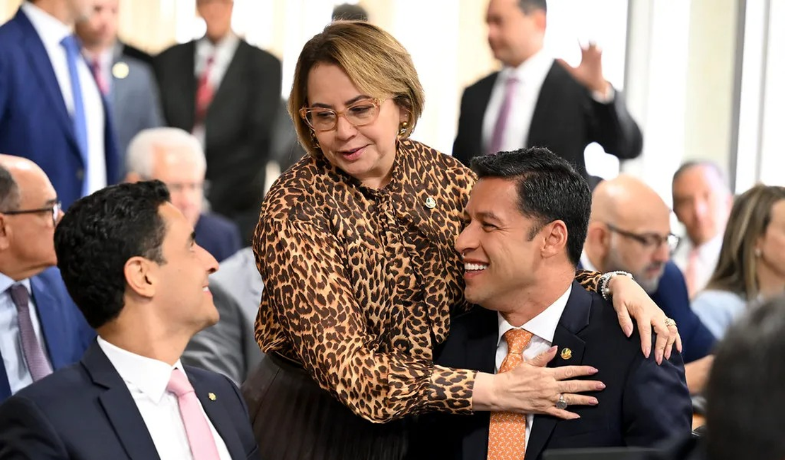 Sem alardes, Cunha e JHC estiveram na sabatina de ‘Tia Marluce’ em Brasília