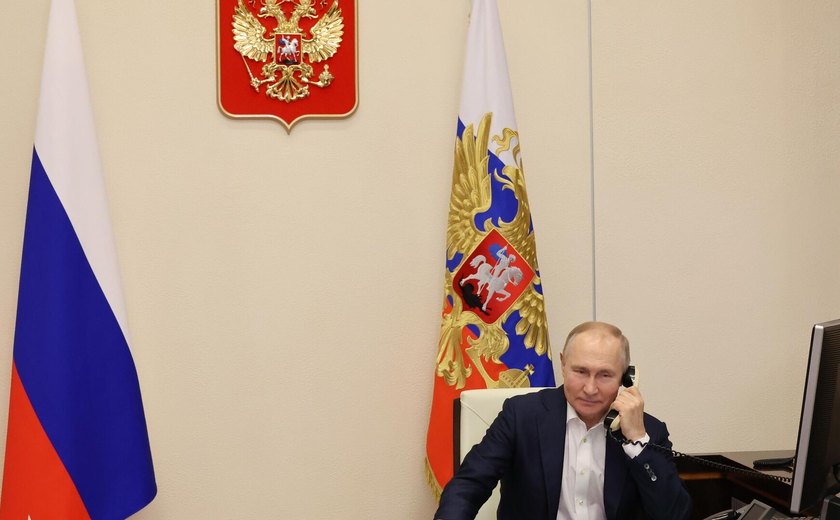Conversa telefônica Putin-Trump seria um ponto de virada que deixaria Kiev sem nada, diz analista