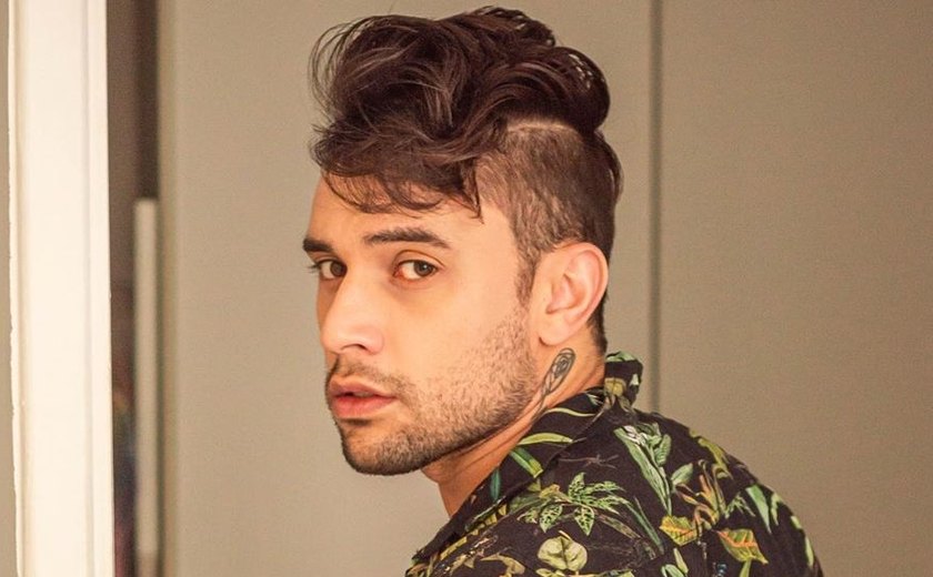 ‘Sou gay desde criança, eu sempre soube’, declara ator de ‘O Crush Perfeito’