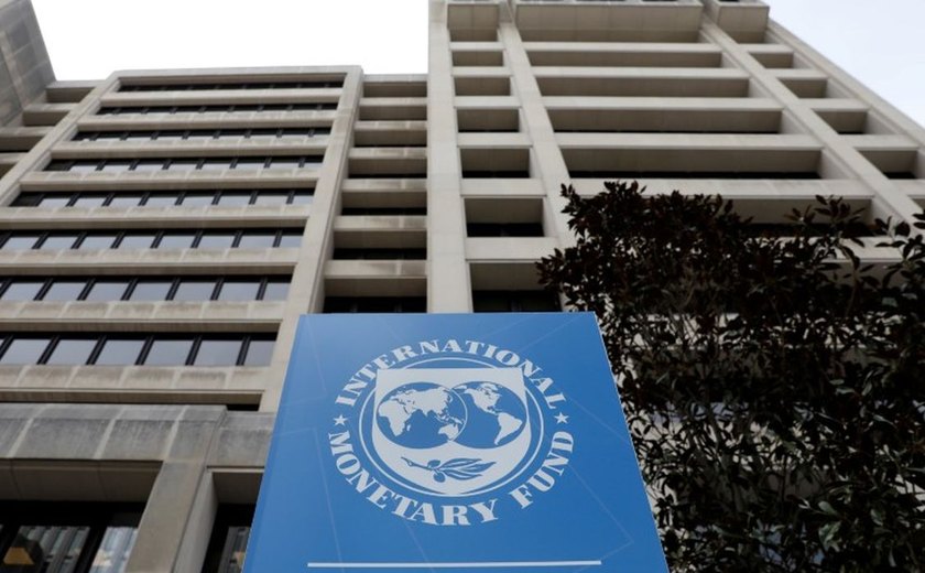 FMI estima superávit primário para Brasil apenas em 2027