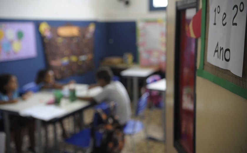 Lula assina decreto que cria Prêmio Nacional da Educação