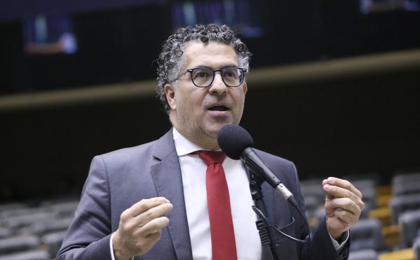 Câmara aprova projeto que destina parte de multas à formação de motoristas de baixa renda