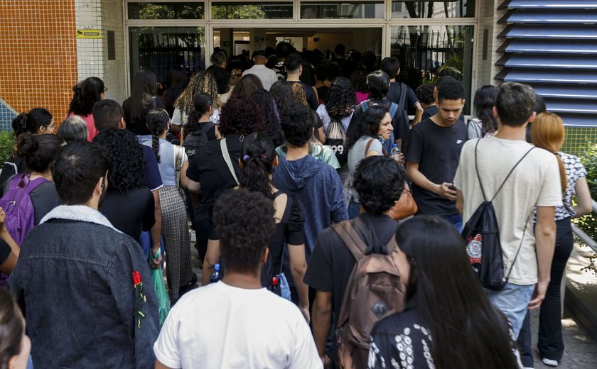 Senado aprova cota de 30% em concursos para negros e indígenas