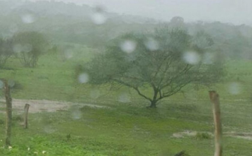Previsão aponta chuva passageira no fim de semana em Alagoas