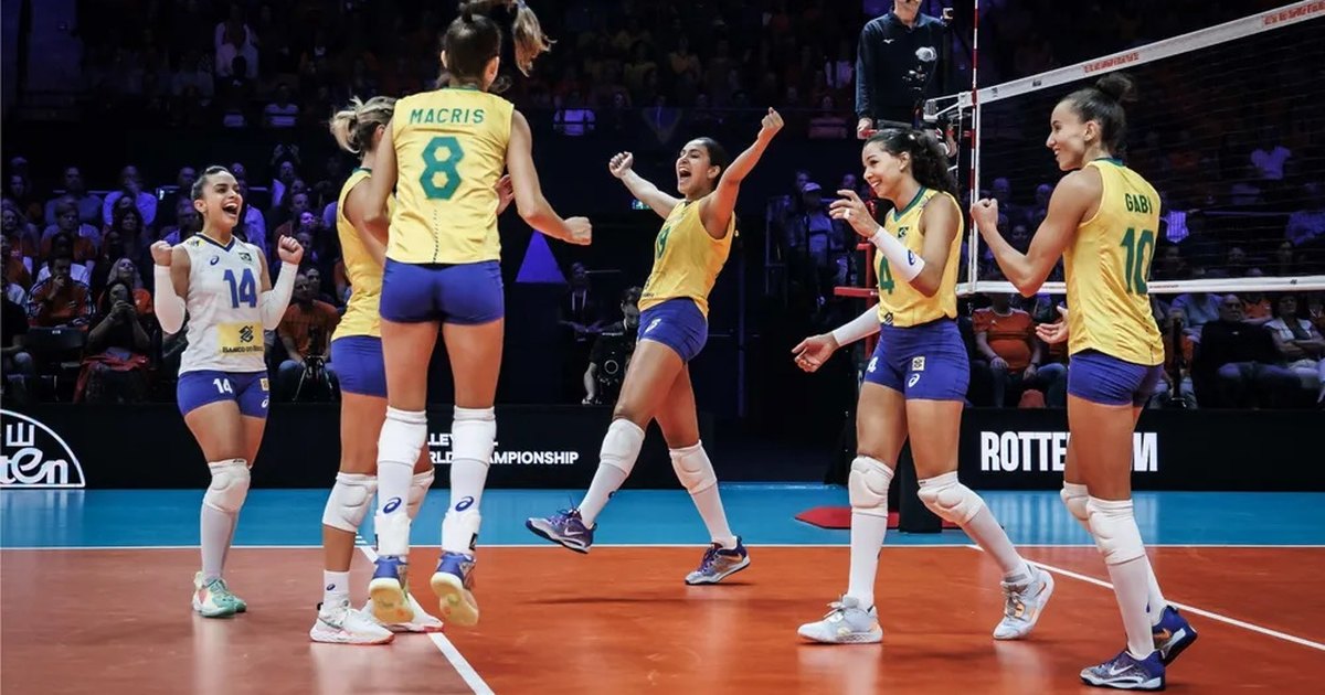 No tie-break, seleção brasileira feminina de vôlei bate o Japão e