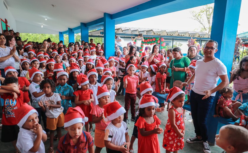 Magia natalina na Hemobrás: funcionários encarnam Papai e Mamãe Noel para realizar sonhos das crianças