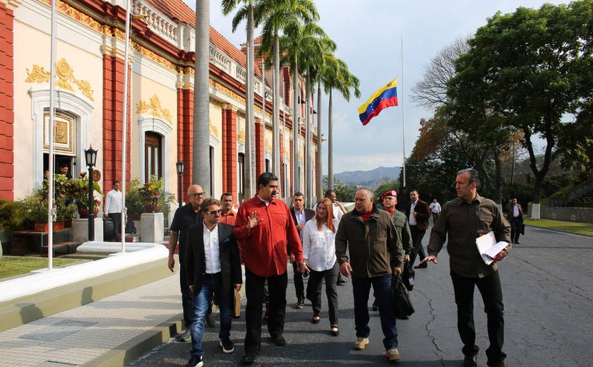 Suíça congela dinheiro de cúpula chavista por violação à democracia