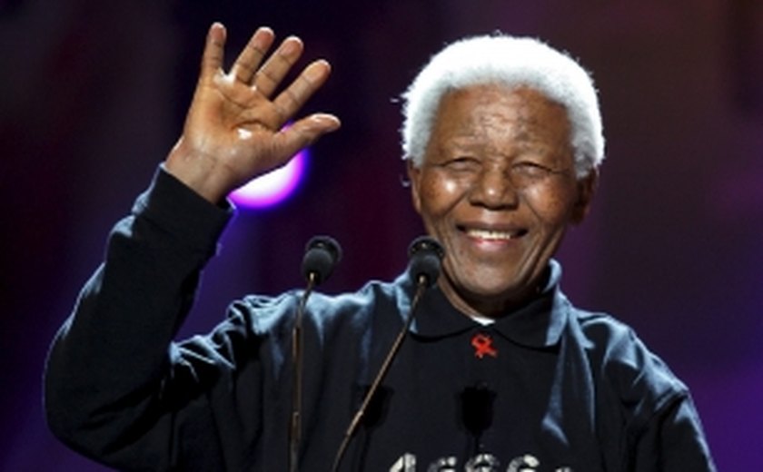Mito: Nelson Mandela morre aos 95 anos