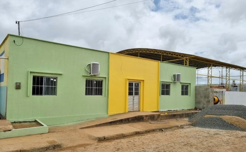 Prefeito Jorge Galvão inaugura ampliação de escola e ginásio de esportes nesta sexta em Jundiá