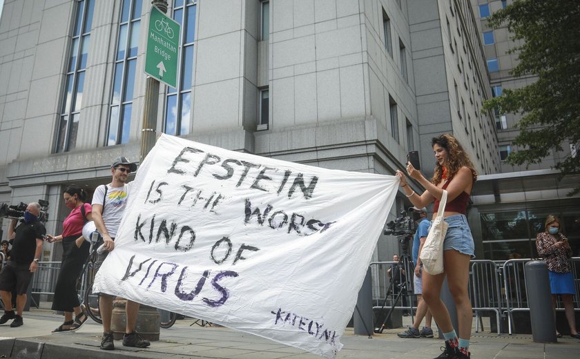Senador dos EUA diz que FBI teria instruído agentes a sinalizar menções a Trump em arquivos de Epstein