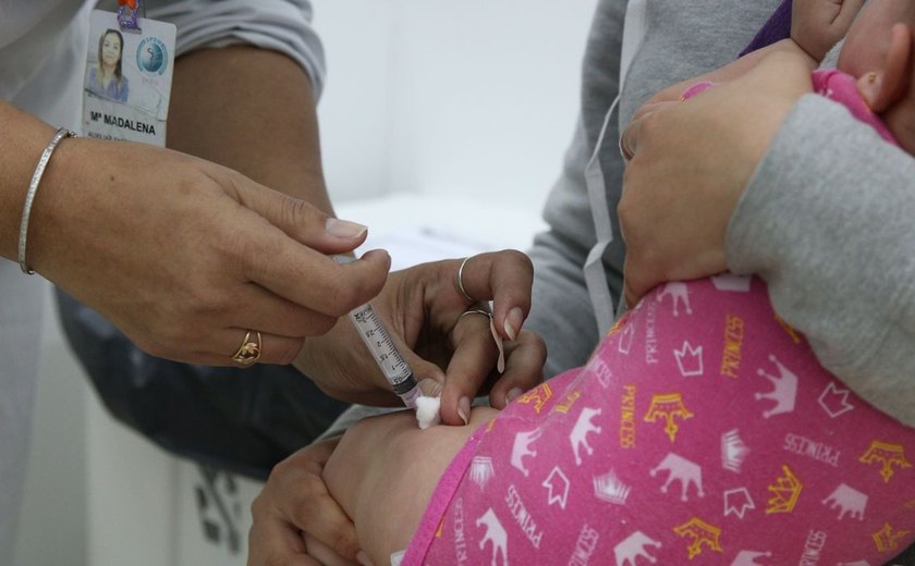 Governos e instituições científicas são melhores fontes sobre vacinas