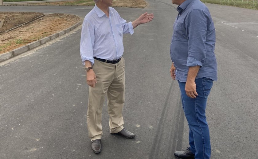 Governador e secretário visitam obras de duplicação da AL-220
