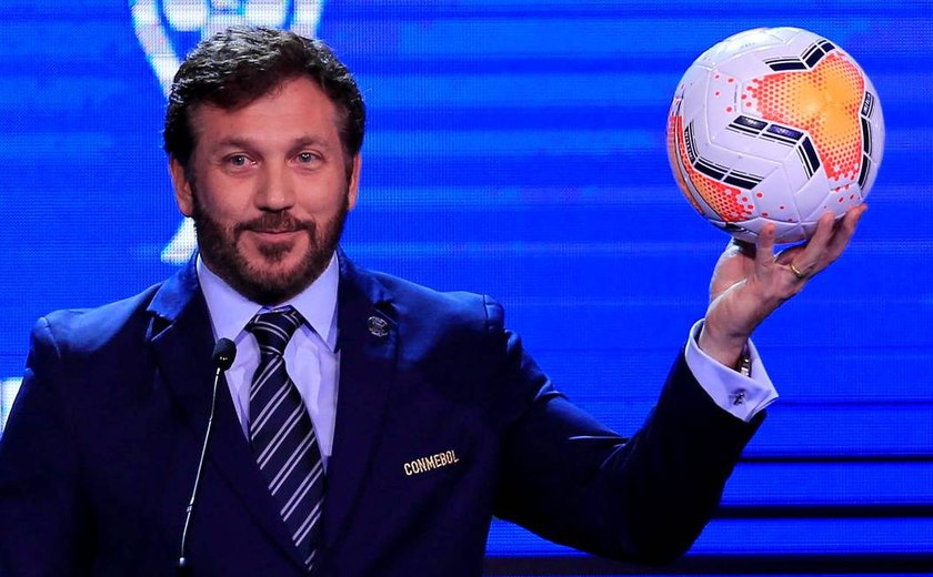 Presidente da Conmebol é reeleito e dará R$ 47 bi para sul-americano ganhar Copa