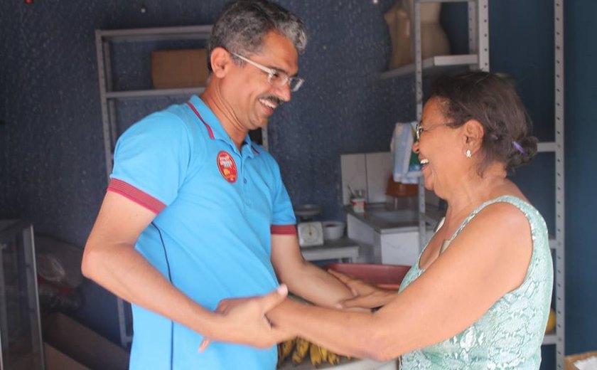 Professor Edvaldo realiza diversa atividades em Delmiro Gouveia na reta final de campanha