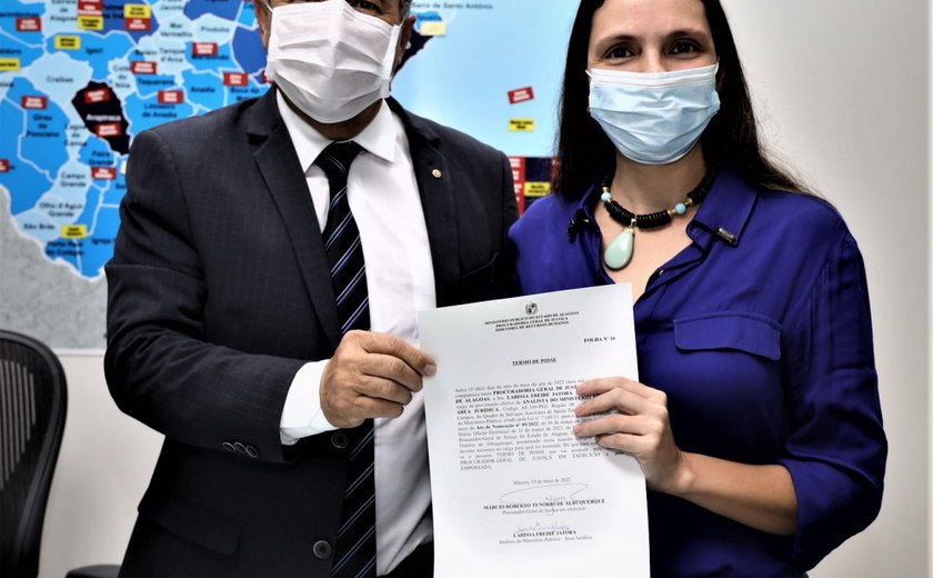 PGJ Márcio Roberto empossa nova analista judiciária do Ministério Público de Alagoas