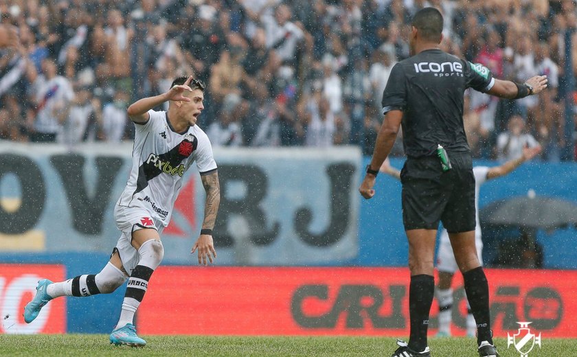 Vasco derrota Madureira e mantém liderança do Campeonato Carioca