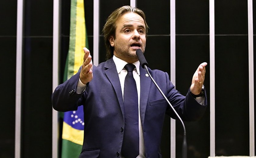 Quem são os 2 únicos deputados que votaram contra a suspensão da dívida do RS