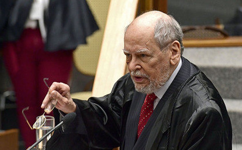 Morre em Brasília o ministro aposentado do STF Sepúlveda Pertence