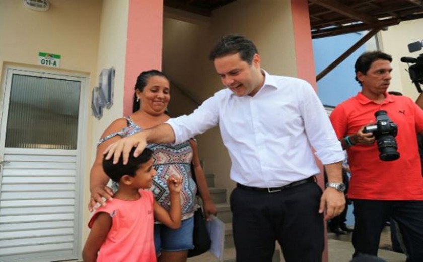 Em solenidade, governador potencializa sonho da casa própria a 900 famílias em Rio Novo