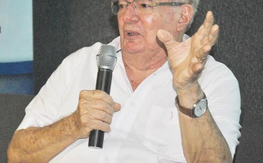 Vinícius Maia Nobre é empossado como   membro da Academia Alagoana de Letras