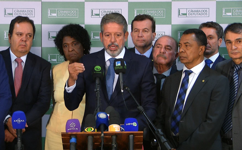 Projeto sobre aborto será debatido por comissão no segundo semestre, afirma Lira
