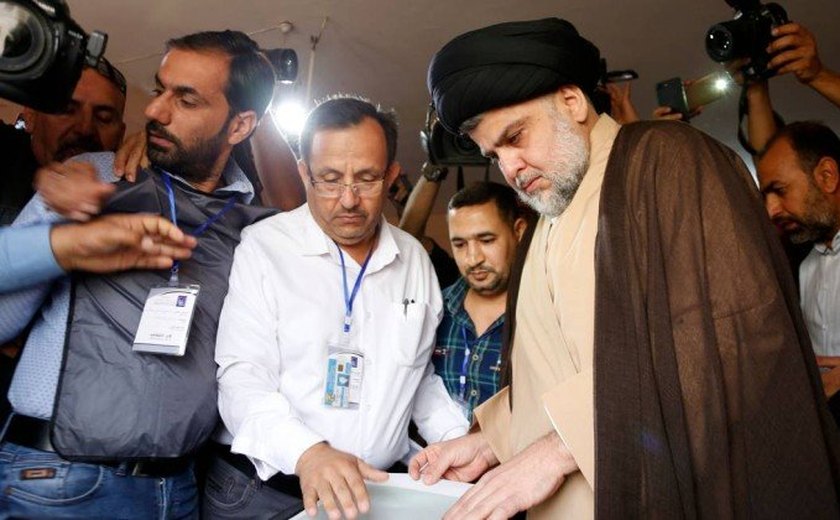 Aliança de clérigo xiita conquista maior número de votos em eleição no Iraque