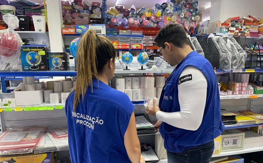 Procon Alagoas realiza pesquisa de preços de materiais escolares para auxiliar pais na economia