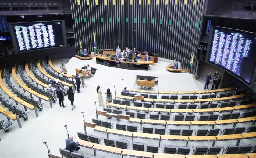 Câmara aprova pedidos de urgência para duas propostas; acompanhe