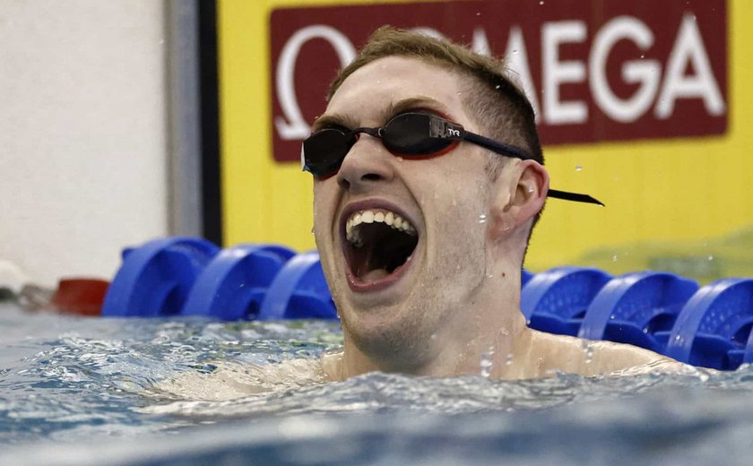 Nadador americano bate recorde mundial dos 50m costas nos EUA