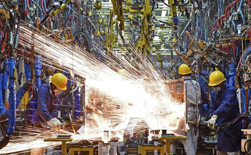 PMI industrial da China recua para 49,1 em agosto