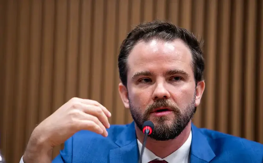 Mudanças no IOF têm potência fiscal em torno de R$ 20 bilhões, afirma Durigan
