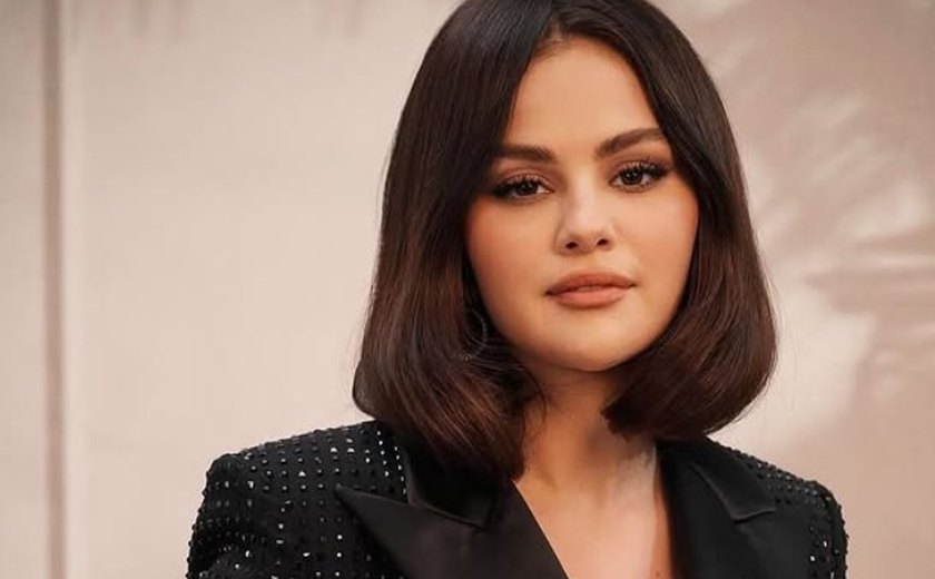 Selena Gomez revela que está noiva de Benny Blanco