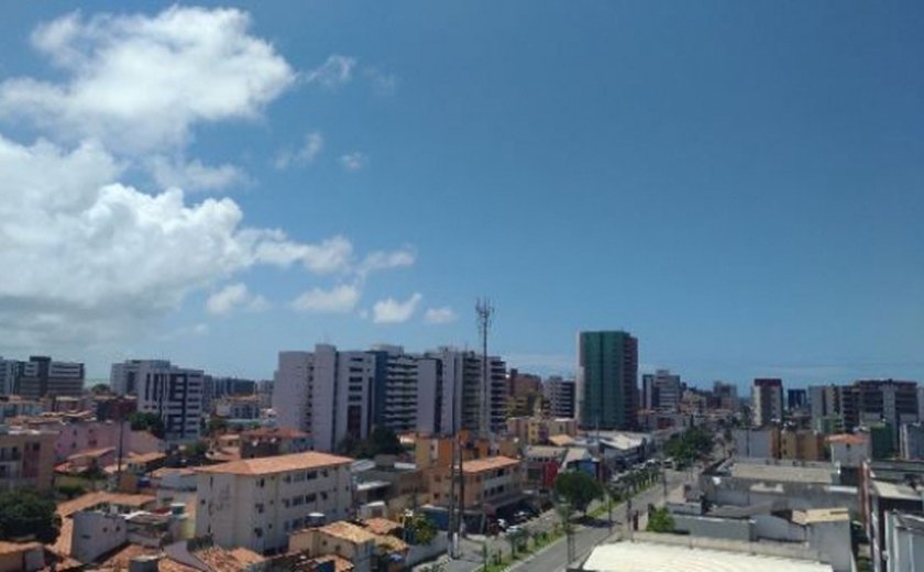 Alagoas tem previsão de sol entre nuvens durante o final de semana