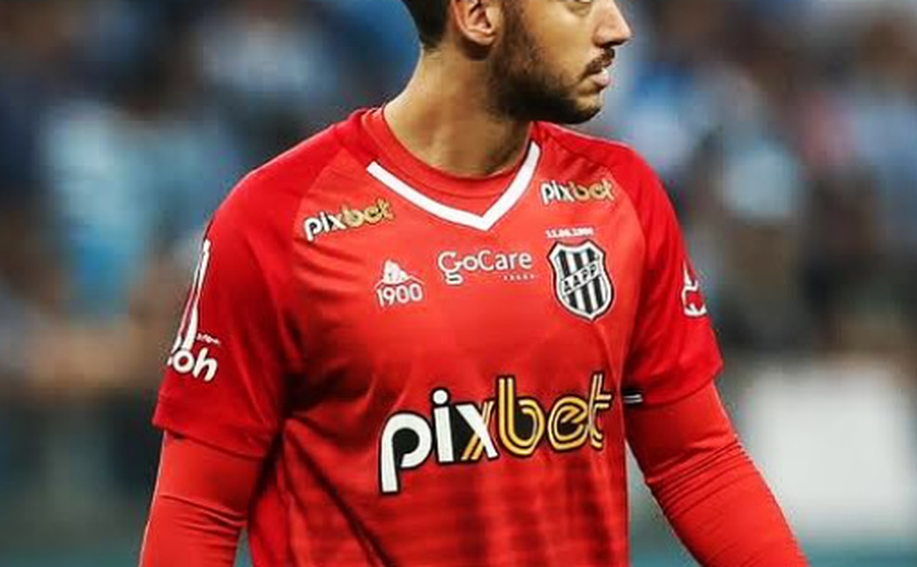 Assediado por outros clubes, Ponte Preta confia em permanência do goleiro Caíque França