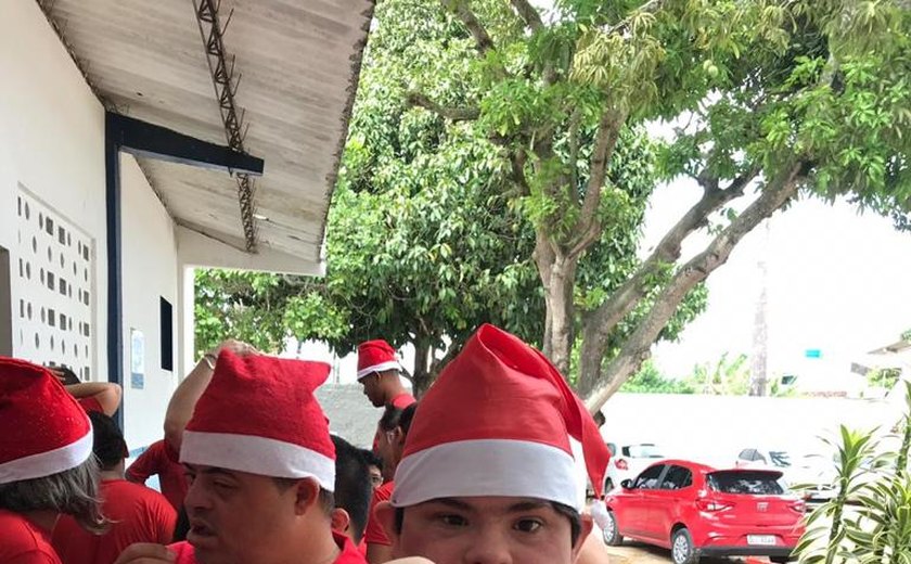 Natal da Pestalozzi emociona familiares de usuários em Arapiraca
