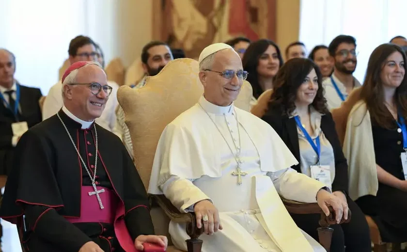 Mediterrâneo não pode virar 'túmulo para mortos', diz Papa