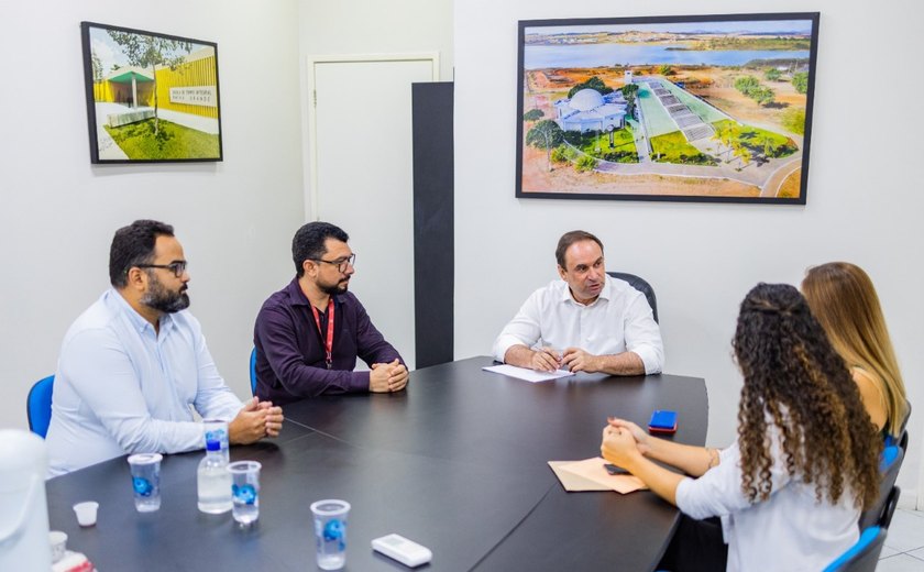 Prefeito Luciano recebe visita da superintendente do Arapiraca Garden Shopping