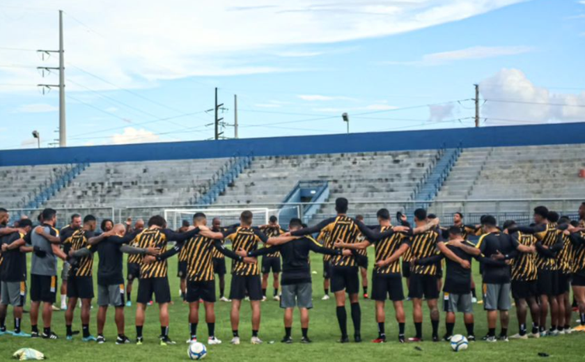 Amazonas vence Brusque com gols de Sassá e Jô e respira na Série B do Brasileiro