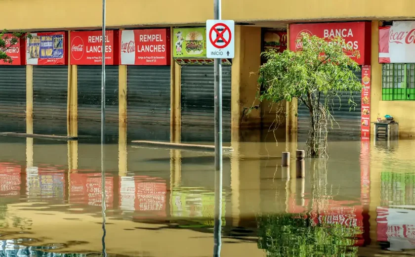 Nível das águas do Guaíba continuam baixando