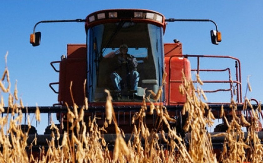 Dilma sanciona lei que dispensa tratores e máquinas agrícolas de emplacamento