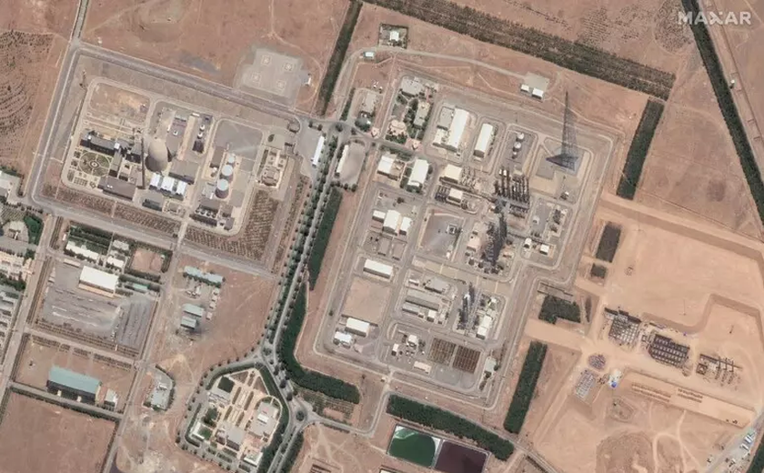 Israel bombardeia reator nuclear do Irã em 7º dia de guerra