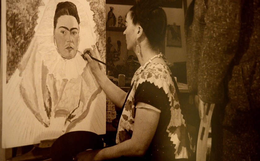 Filme busca entender Frida Kahlo e sua arte íntima e crua