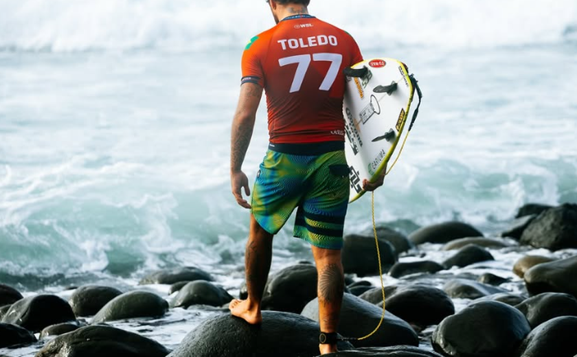 Filipe Toledo bate velho 'freguês' e é campeão da etapa de Gold Coast do Mundial de Surfe