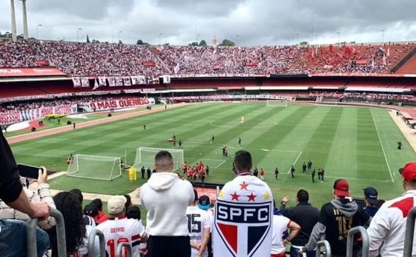 São Paulo treina com apoio de 21 mil torcedores e encerra preparação