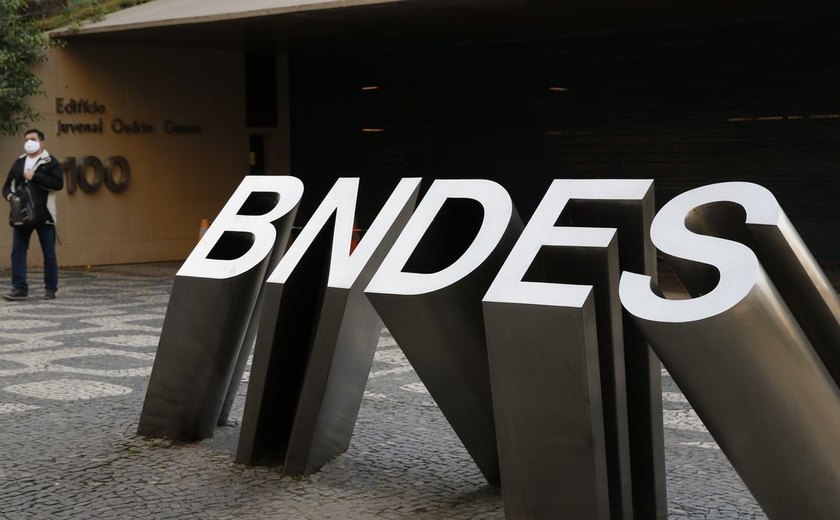 BNDES financia R$ 1,1 bi para exportação de jatos pela Embraer