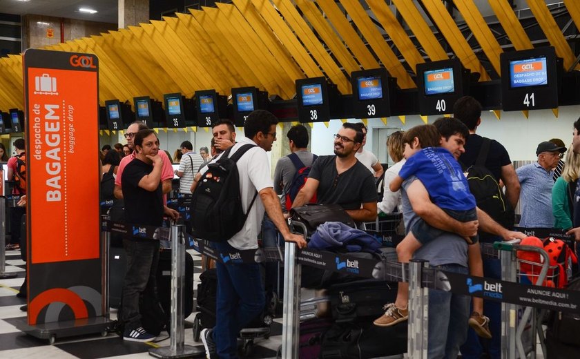 Feriado aumenta movimento em rodovias e aeroportos paulista